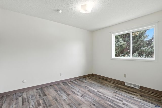 3904 HAMPTON CT, Rapid City, SD 57701