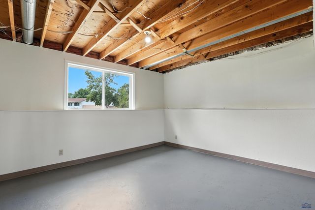 3904 HAMPTON CT, Rapid City, SD 57701