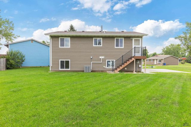 3904 HAMPTON CT, Rapid City, SD 57701