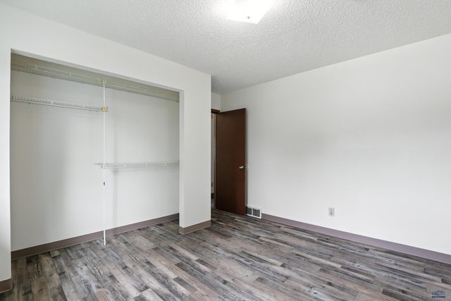 3904 HAMPTON CT, Rapid City, SD 57701