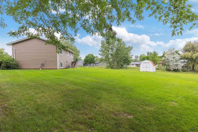 3904 HAMPTON CT, Rapid City, SD 57701
