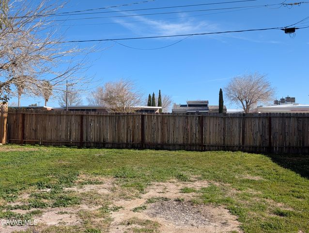 15820 N Street, Mojave, CA 93501