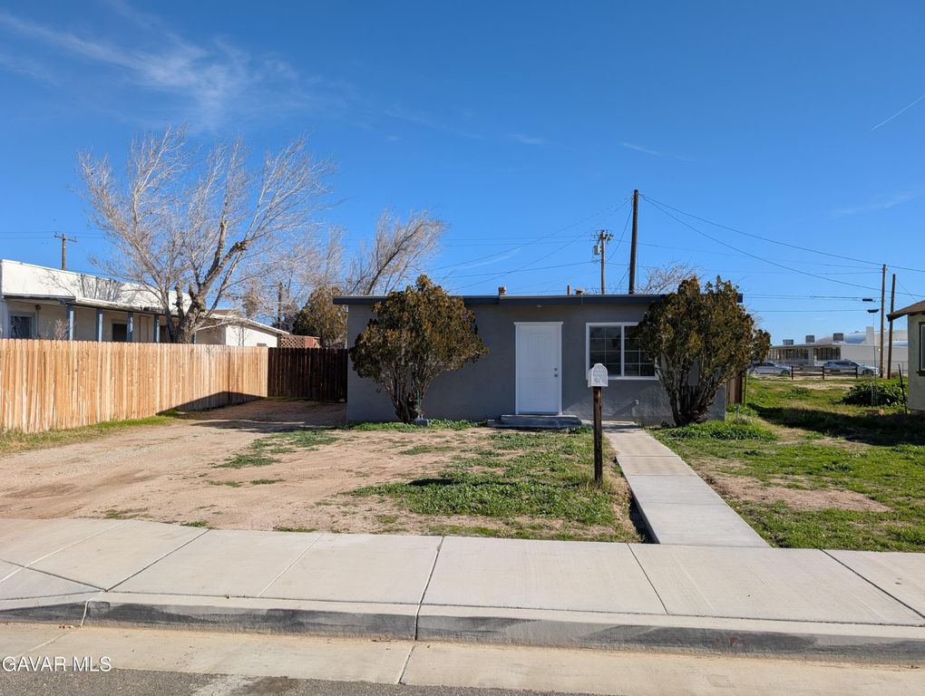 15820 N Street, Mojave, CA 93501