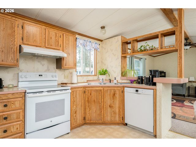 648 S EASY St, Rockaway Beach, OR 97136