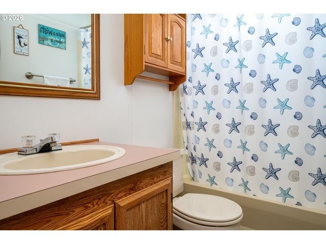 648 S EASY St, Rockaway Beach, OR 97136