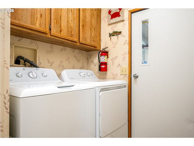 648 S EASY St, Rockaway Beach, OR 97136