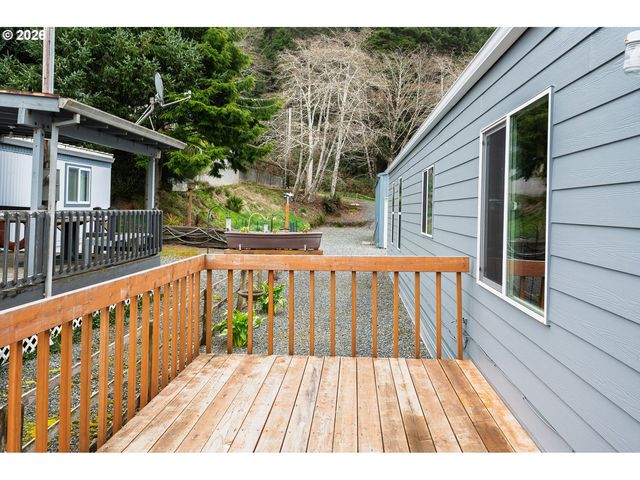 648 S EASY St, Rockaway Beach, OR 97136