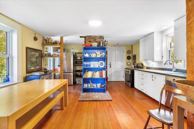 21 County Road, Pownal, VT 05261