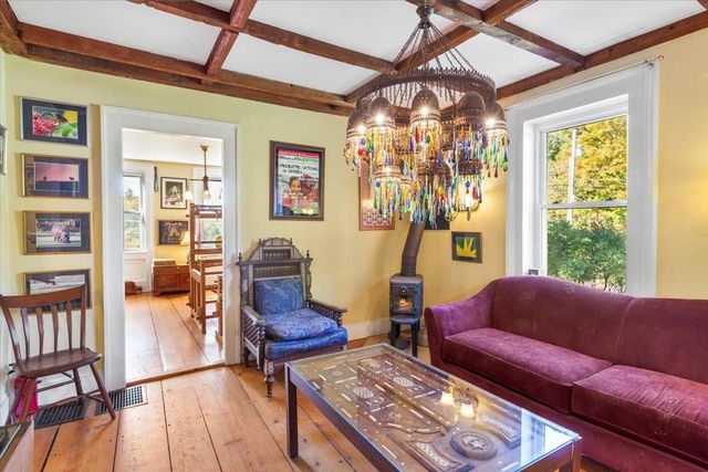 21 County Road, Pownal, VT 05261