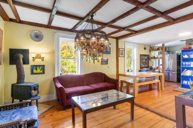 21 County Road, Pownal, VT 05261