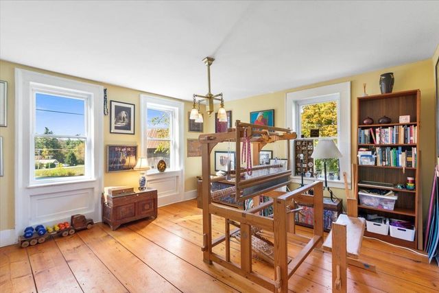 21 County Road, Pownal, VT 05261