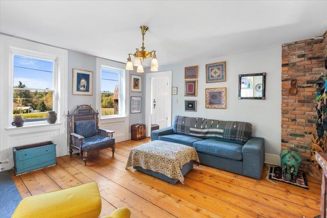 21 County Road, Pownal, VT 05261