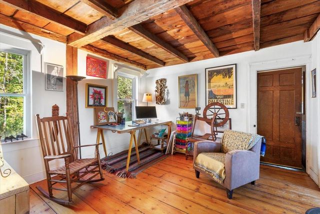 21 County Road, Pownal, VT 05261