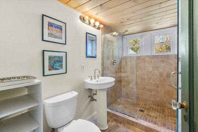 21 County Road, Pownal, VT 05261