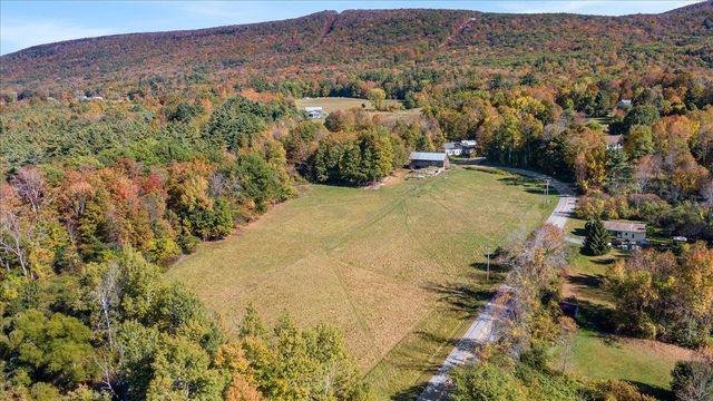 21 County Road, Pownal, VT 05261