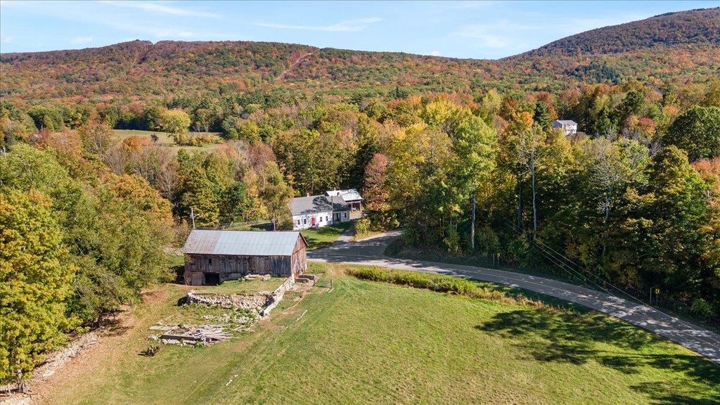 21 County Road, Pownal, VT 05261