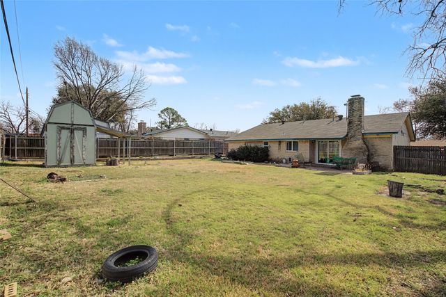 2009 Charleston Drive, Bedford, TX 76022