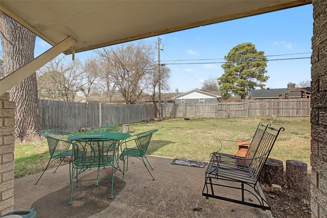 2009 Charleston Drive, Bedford, TX 76022