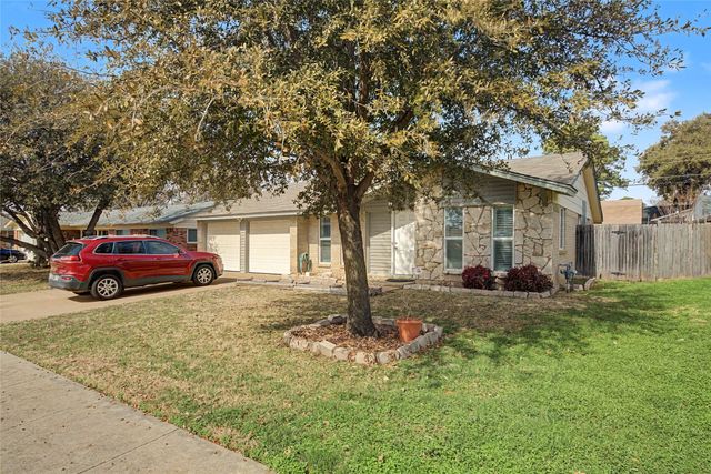 2009 Charleston Drive, Bedford, TX 76022
