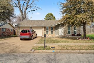 2009 Charleston Drive, Bedford, TX 76022
