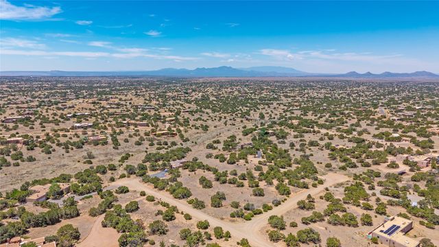 1 Manzano Court, Santa Fe, NM 87508