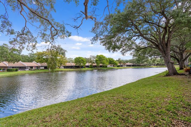 9709 NW 16th Street, Pembroke Pines, FL 33024