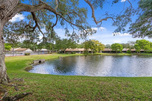 9709 NW 16th Street, Pembroke Pines, FL 33024