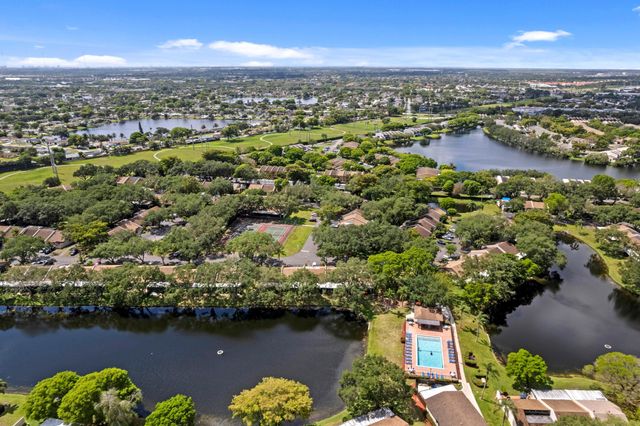 9709 NW 16th Street, Pembroke Pines, FL 33024