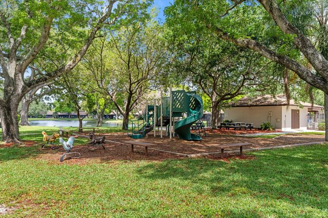 9709 NW 16th Street, Pembroke Pines, FL 33024