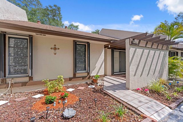 9709 NW 16th Street, Pembroke Pines, FL 33024