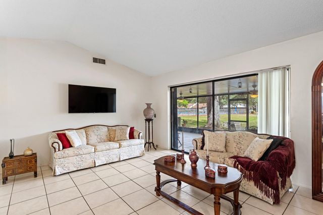 9709 NW 16th Street, Pembroke Pines, FL 33024