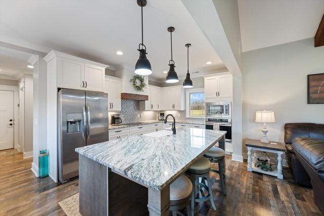 7138 Wayside Rd, Christiana, TN 37037