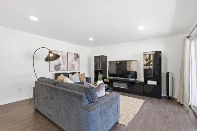 6349 Caminito Salado, San Diego, CA 92111