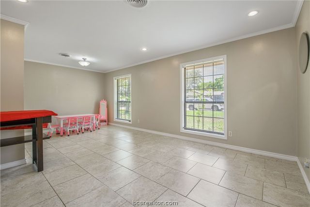 1905 Carter Creek Parkway, Bryan, TX 77802