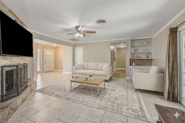 1905 Carter Creek Parkway, Bryan, TX 77802