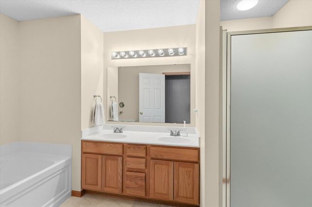 906 Village Parkway, Circle Pines, MN 55014