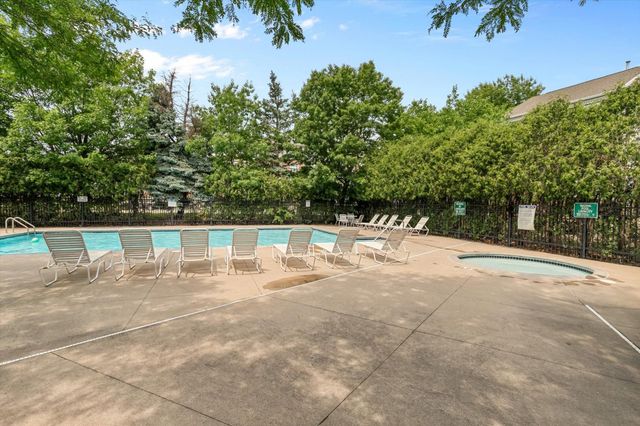 906 Village Parkway, Circle Pines, MN 55014