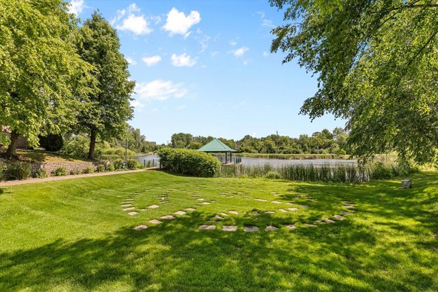 906 Village Parkway, Circle Pines, MN 55014
