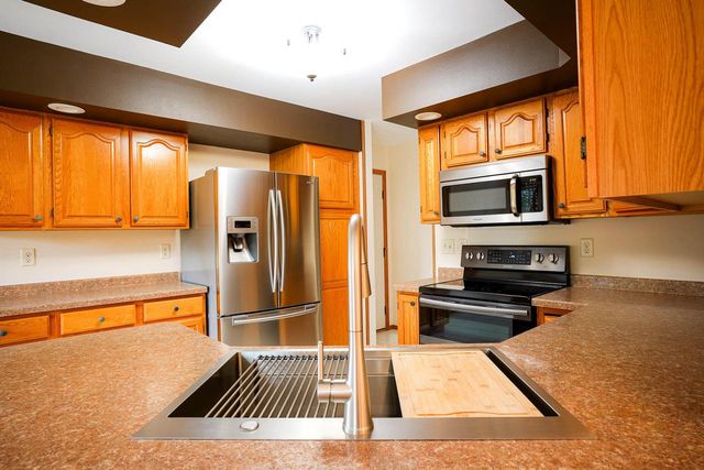 1335 4th AVENUE N, Onalaska, WI 54650
