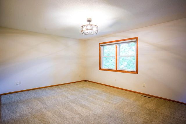 1335 4th AVENUE N, Onalaska, WI 54650
