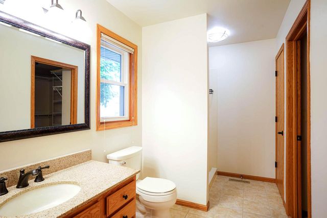 1335 4th AVENUE N, Onalaska, WI 54650