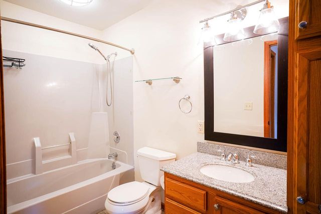 1335 4th AVENUE N, Onalaska, WI 54650