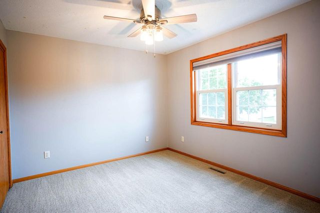 1335 4th AVENUE N, Onalaska, WI 54650