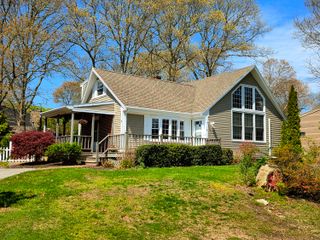 16 Pine Hollow Road, East Falmouth, MA 02536