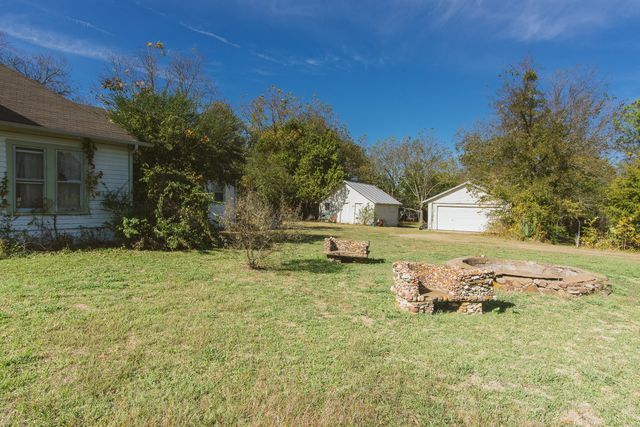 215 Paris Street, Ladonia, TX 75449
