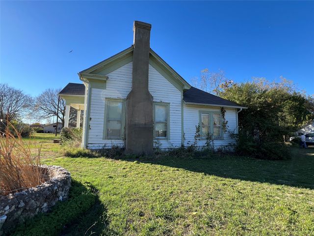 215 Paris Street, Ladonia, TX 75449