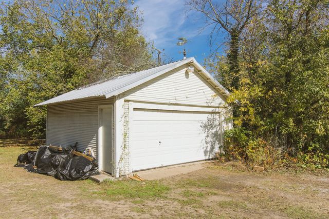 215 Paris Street, Ladonia, TX 75449