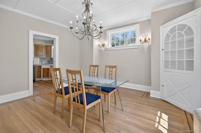 9 Vista Way, Port Washington, NY 11050