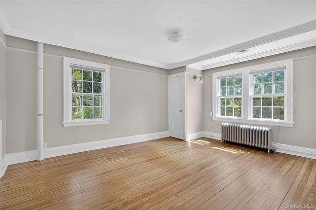 9 Vista Way, Port Washington, NY 11050