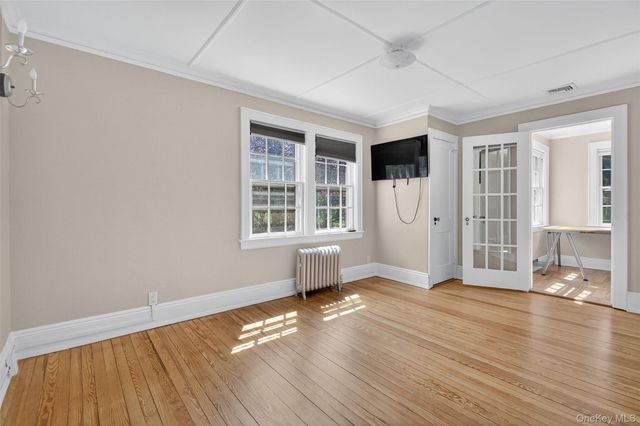 9 Vista Way, Port Washington, NY 11050